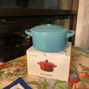 LE CREUSET TURQUOISE “NIB” 24oz. Petite Round Casserole- Mini-Cocotte Ronde